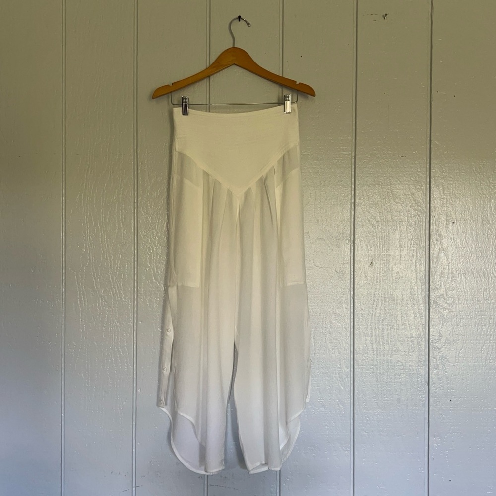 Soft Moroccan Pants in White Size:OS - NWOT
Free People Inspired